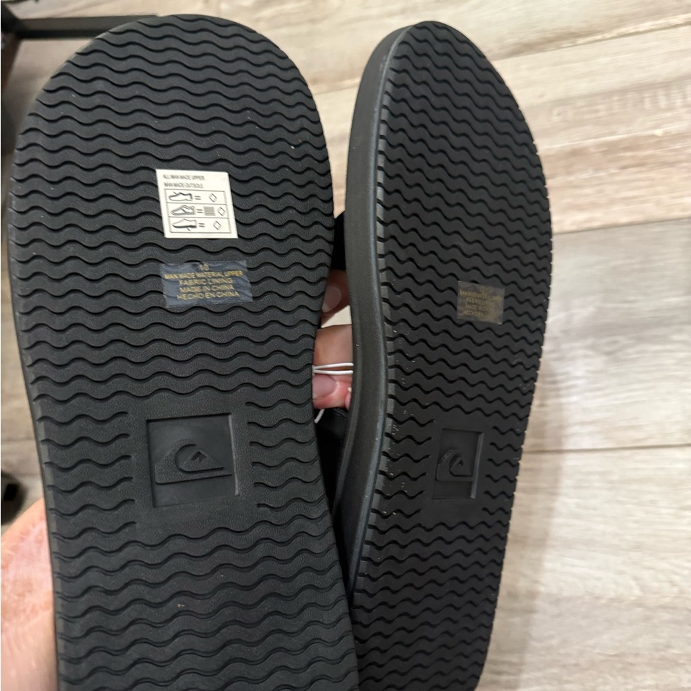 Quicksilver Black Flip Flops Size 10 - Picture 3 of 3